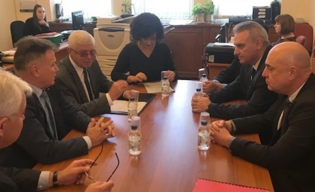 Ананиев предлага увеличение с общо 27 милиона лева на проектобюджета на Здравната каса