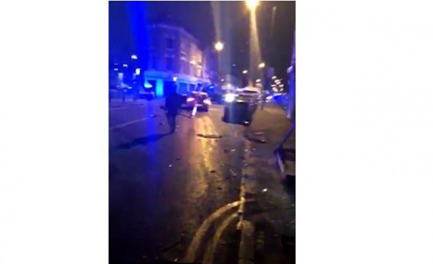 Кола се вряза в пешеходци в Лондон, 5 са ренени