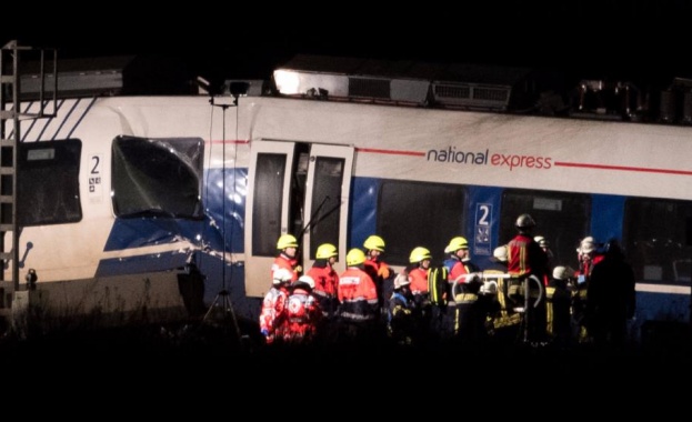 Почти 50 ранени при влакова катастрофа в Германия