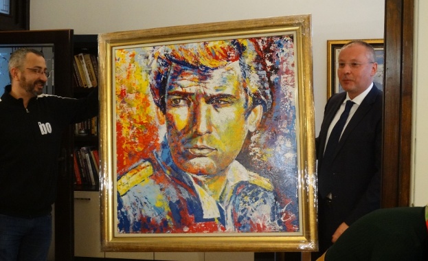 Сергей Станишев със специален подарък за юбиляра Стефан Данаилов