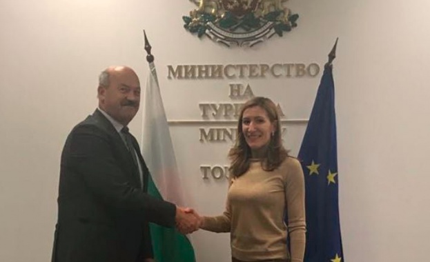 Министър Ангелкова проведе работна среща с посланика на Чехия