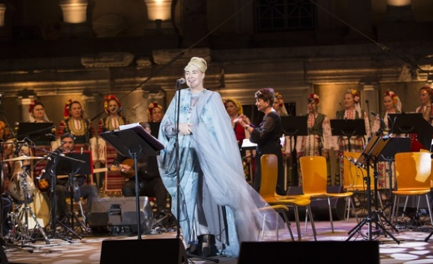 Първият сингъл на "Мистерията на българските гласове" на музикалния пазар от днес