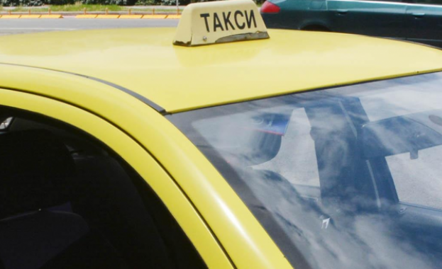 Перничанин нахлу в такси и заплаши с газов пистолет шофьорка