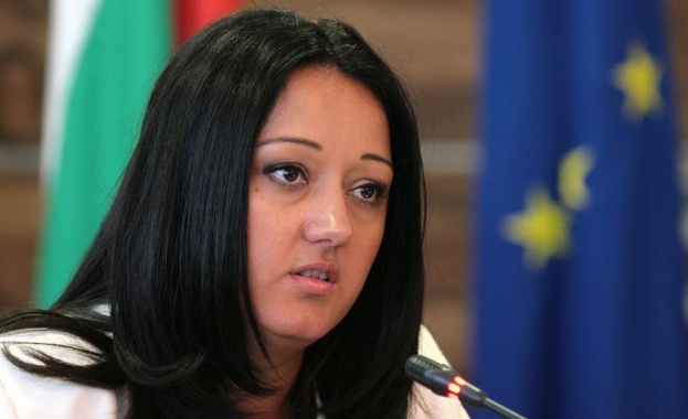 Парламентът закрива министерството на Лиляна Павлова в четвъртък