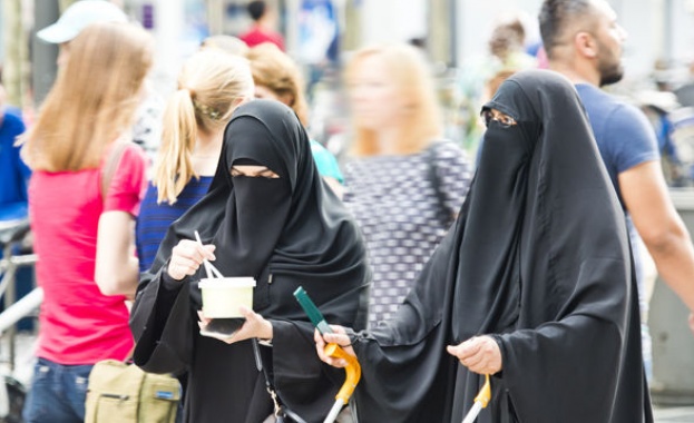 Германските спецслужби предупреждават за жени и деца джихадисти в страната