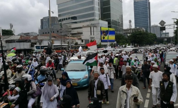 80 хиляди души протестират срещу решението на Тръмп за Йерусалим в Индонезия