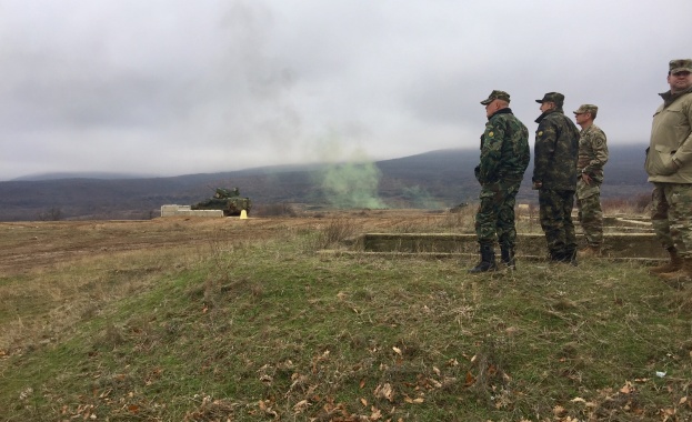 Сертификационни стрелби се проведоха на полигон „Ново село“ по време на съвместната българо-американска подготовка