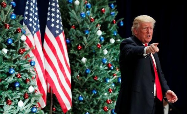 Тръмп: Хората отново казват Весела Коледа благодарение на мен