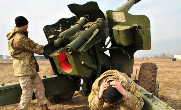 Украинската армия продължава да не спазва примирието дори по празници