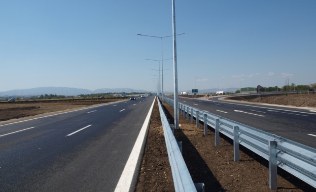 12 са кандидатите за изграждането на още 17 км от пътя между Драгоман и Сливница