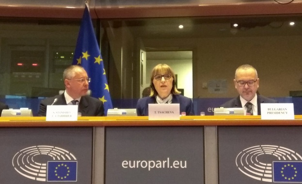 Министър Цачева в ЕП: Ще работим за укрепване на европейското пространство на свобода, сигурност и правосъдие