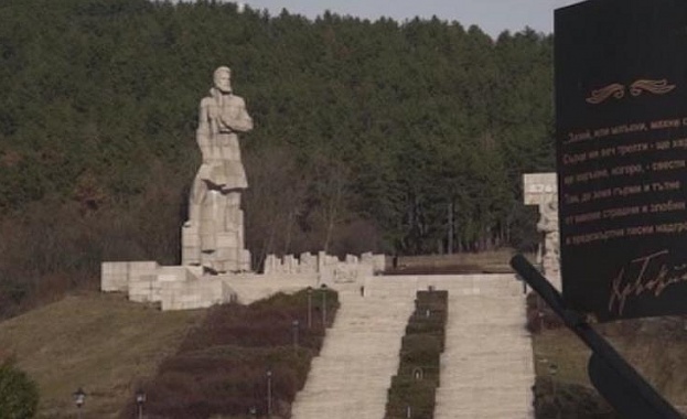 Мемориалният комплекс ”Христо Ботев” е в лошо състояние дори след ремонт