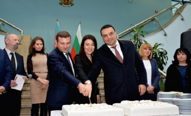 Ивайло Московски: Първата редовна въздушна линия между България и Азербайджан вече е факт