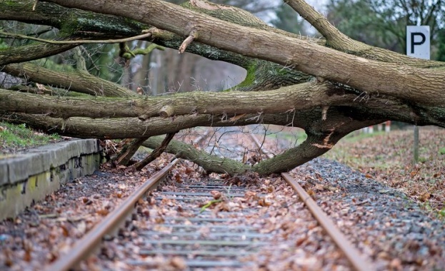 Бурите в Европа взеха 10 жертви