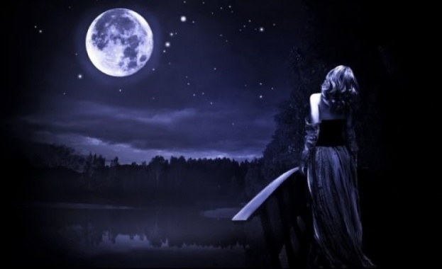 Красотата на едно лице трябва да се види на...