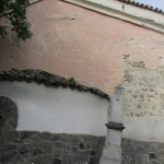 200-годишна църква тъне в разруха