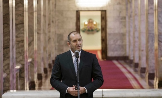 Президентът Румен Радев ще удостои с държавни отличия дейци на културата и изкуството