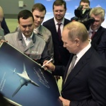 Путин хвали новата перла в руската авиация, щяла да засили ядрената мощ на страната