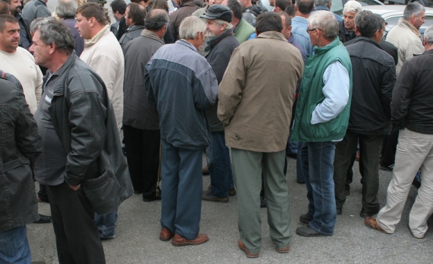 Фермери от Източните Родопи излязоха на протест, поискаха оставката на земеделския министър