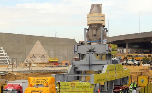 12-метров древен Рамзес II ще краси входа на нов музей в Египет
