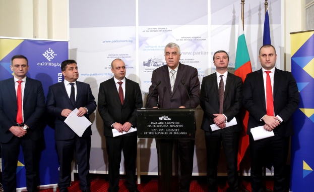 БСП иска комисия за БАЦИС, обяви за лъжа обявените от правителството резултати в борбата с контрабандата