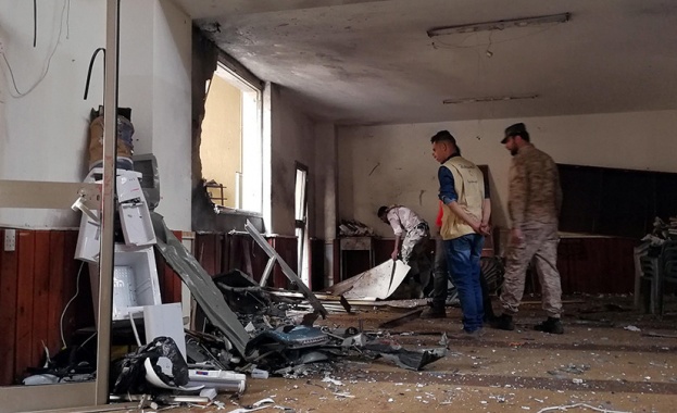 Убити и ранени при експлозия в джамия в Бенгази