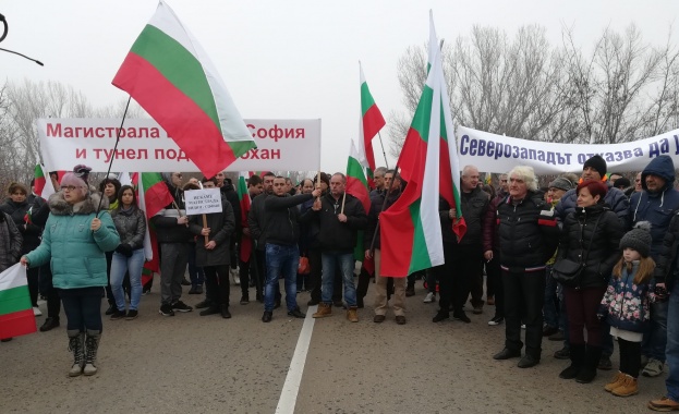 Протестиращи отново блокираха главен път Е-79 край Видин