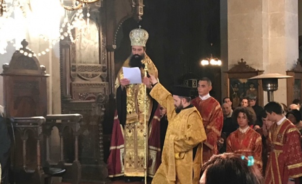 Тържествен камбанен звън оповести въдворяването видинския митрополит Даниил
