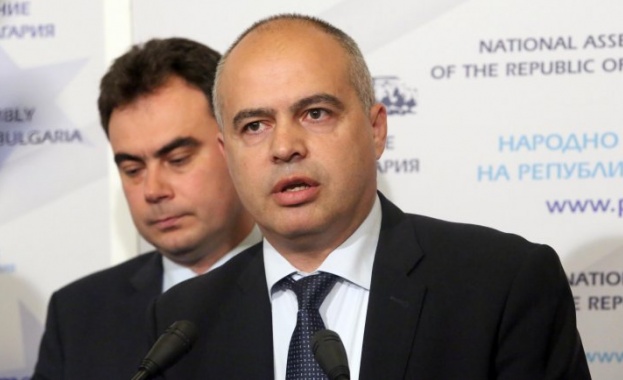 Георги Свиленски: Защо ни е премиер, който праща Върбакова от името на България в Чехия? 