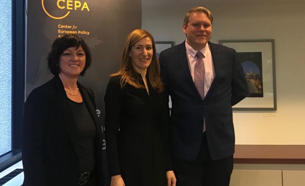Ангелкова популяризира в САЩ възможностите за инвестиции в България