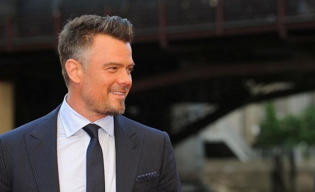 Джош Дюамел има връзка с мексиканска красавица