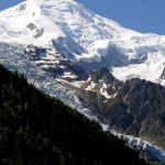 Лавина уби четирима туристи във Франция