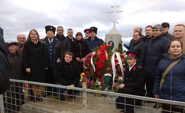 Откриха реновирания паметник на руските войни, участници в Освободителната война в с. Мрамор