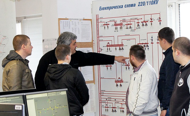 Студенти от Русенския университет посетиха диспечерския център на Електроразпределение Север