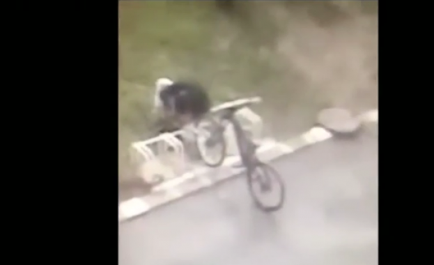 Задигнаха колело, което 13-годишно дете сглобявало месеци наред