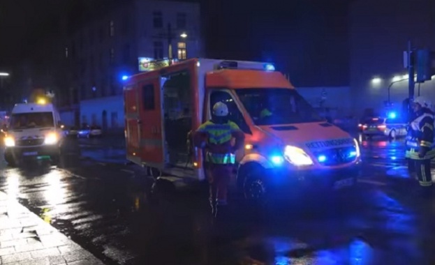 Десетки ранени при сблъсък на влакове в Кьолн (видео)