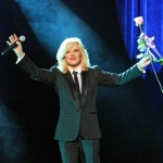 Sylvie Vartan даде начало на турнето си с впечатляващ концерт в Париж 