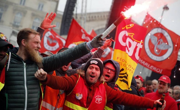 Държавните служители във Франция с протест срещу реформите в икономическата и социалната сфера
