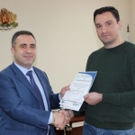 Зам.-министър Живков връчи документ за екомаркировката на ЕС на български производител  