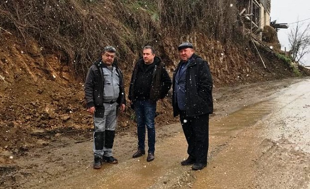 Зам.-министър Йовев: Пробито е алтернативното трасе, заобикалящо свлачището на пътя Смолян-Мадан