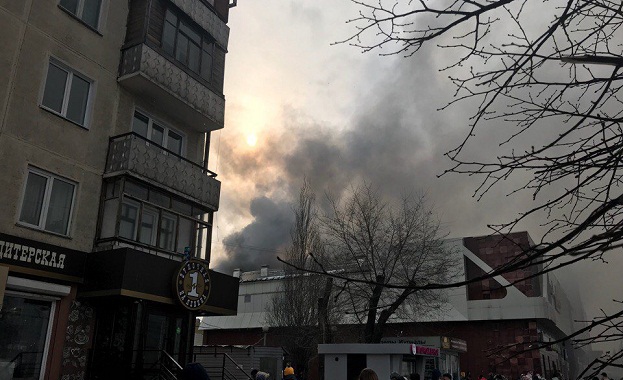 Четирима загинали, включително и деца, при пожар в руски мол