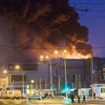 64 станаха жертвите от пожара в търговския център в руския град Кемерово (видео)