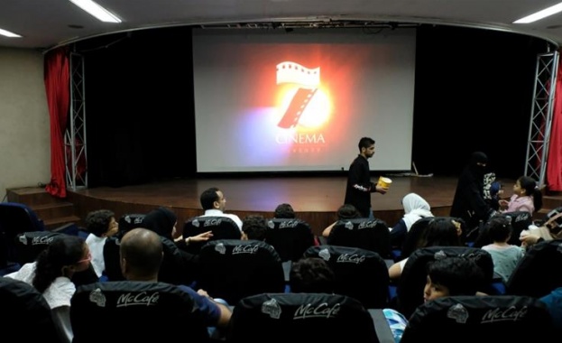 След 35 г. забрана в Саудитска Арабия пак ще ходят на кино