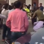 Китайци се биха с полиция заради проститутки