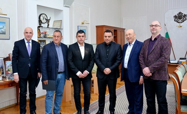 Министър Московски и Камарата на строителите в България обсъдиха изпълнението на пътните и жп проекти 