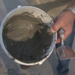 Пенсионер открил вещество за запълване на уличните дупки с гаранция 20 години