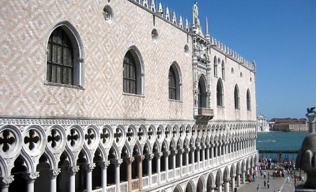 Библиотеката "Марчана" във Венеция публикува луксозно издание на завещанието на Марко Поло