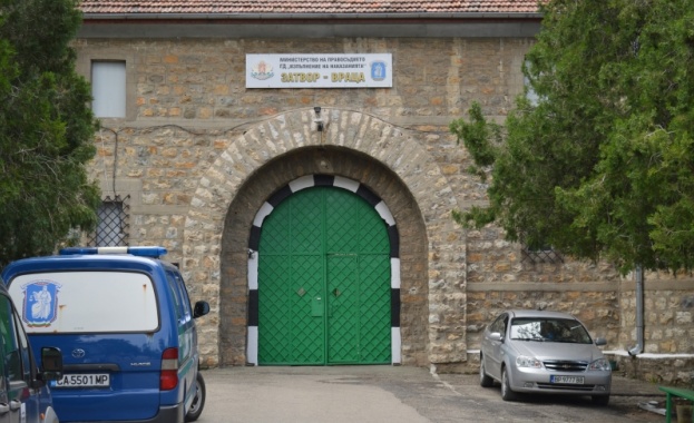 Невиждан тараш във врачанския затвор!