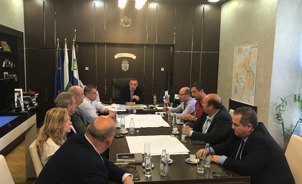 Димитър Николов: Четирилентови пътища да свързват Бургас с общините в региона