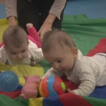 Децата се подготвят за училище още от бебета